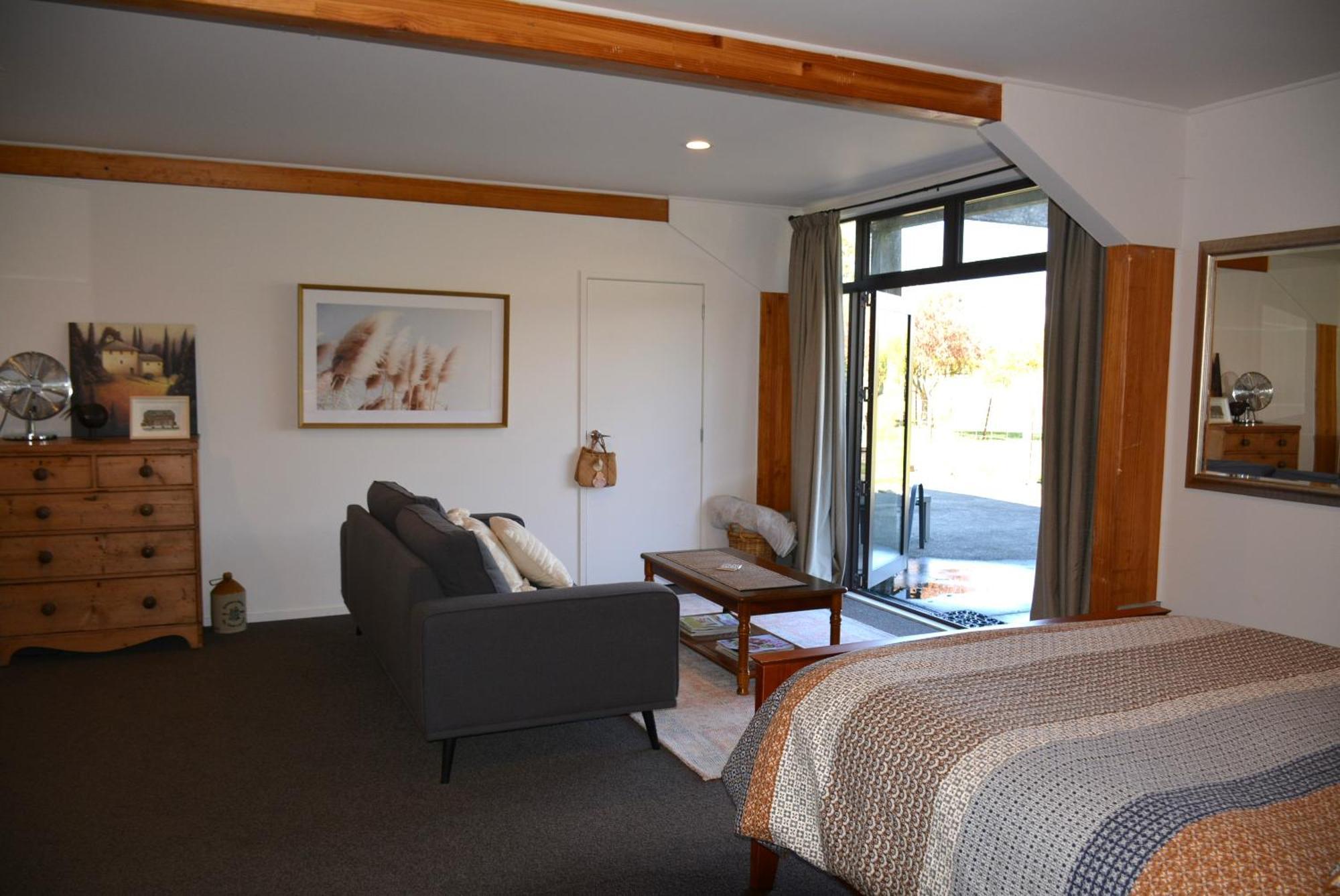 Ddog Vineyard & Bnb Renwick Экстерьер фото